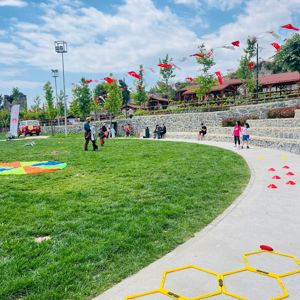 2025 Aile Yılı kapsamında "Ailemiz Neşemiz" temasıyla, Fatih Kara Surları Millet Bahçesinde, "Büyük Aile Festivali" düzenlenerek ailelerin keyifli vakit geçirmeleri sağlanmıştır. - fotoğraf 6