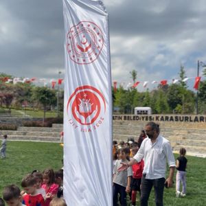 2025 Aile Yılı kapsamında "Ailemiz Neşemiz" temasıyla, Fatih Kara Surları Millet Bahçesinde, "Büyük Aile Festivali" düzenlenerek ailelerin keyifli vakit geçirmeleri sağlanmıştır. - fotoğraf 7