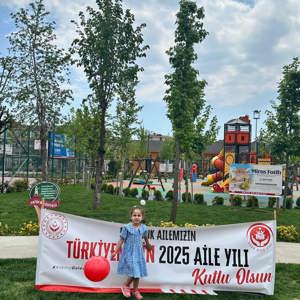 2025 Aile Yılı kapsamında "Ailemiz Neşemiz" temasıyla, Fatih Kara Surları Millet Bahçesinde, "Büyük Aile Festivali" düzenlenerek ailelerin keyifli vakit geçirmeleri sağlanmıştır. - fotoğraf 9