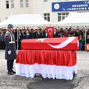 Şehit J.İs.Asb.II.Kad.Kd.Bçvş. Hüseyin Uzun için uğurlama töreni düzenlendi. - fotoğraf 4
