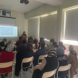 Gülşehir Halk Eğitim Merkezi kursiyerleri ve usta öğreticilerine Kadına Yönelik Şiddetle Mücadele ve Erken Yaşta Zorla Evliliklerle Mücadele eğitimi verildi - fotoğraf 2