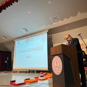 Valimiz Sayın İsmail USTAOĞLU, İl Protokolümüzün Saygıdeğer üyeleri ve İl Müdürümüz Sayın Emine BÖÇKÜN; 2025 #AileYılı kapsamında 10-16 Mayıs Engelliler Haftası vesilesiyle İl Müdürlüğümüz ve Balıkesir İl Milli Eğitim Müdürlüğü Koordinesinde Düzenlenen Etkinliğe Katılım Sağladı. - fotoğraf 5