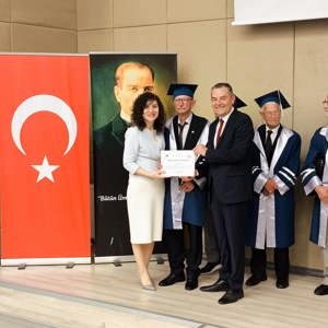 Nesiller Arası Gelişim Merkezi (NEGEM) II. Dönem Mezunlarını Uğurladı: 2025 Aile Yılı’na Anlamlı Bir Katkı Değerli Büyüklerimiz ve Gönüllü Gençlerimizden - fotoğraf 7
