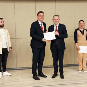 Nesiller Arası Gelişim Merkezi (NEGEM) II. Dönem Mezunlarını Uğurladı: 2025 Aile Yılı’na Anlamlı Bir Katkı Değerli Büyüklerimiz ve Gönüllü Gençlerimizden - fotoğraf 10