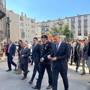 2025 #AileYılı kapsamında;  Aile Haftası vesilesiyle, Valimiz Sayın İsmail USTAOĞLU, İl Protokolümüzün Saygıdeğer Üyeleri ve İl Müdürümüz Sayın Emine BÖÇKÜN’ün Katılımlarıyla Kortej Yürüyüşü Gerçekleştirildi. - fotoğraf 3