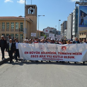 Gaziantep’te “Aile Yılı”na Özel Anlamlı Yürüyüş - fotoğraf 2