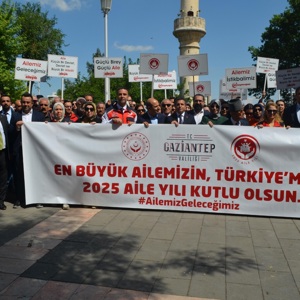 Gaziantep’te “Aile Yılı”na Özel Anlamlı Yürüyüş - fotoğraf 1