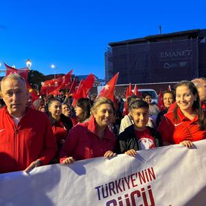 2025 #AileYılı kapsamında; İl Müdürümüz Sayın Emine BÖÇKÜN, 19 Mayıs Atatürk’ü Anma, Gençlik ve Spor Bayramı etkinlikleri çerçevesinde, Balıkesir Gençlik ve Spor İl Müdürlüğü tarafından düzenlenen “Fener Alayı” Yürüyüşüne Katılım Sağladı. - fotoğraf 1