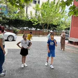 2025 Aile Yılı Kapsamında Çocuklarımız ve Huzurevi Sakinlerimiz Bir Araya Gelerek Piknik Etkinliği Gerçekleştirdi - fotoğraf 2