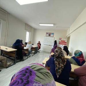 Kadına Yönelik Şiddetle Mücadele ve Erken Yaşta ve Zorla Evliliklerle Mücadele Eğitimleri Verildi. - fotoğraf 2