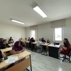 Kadına Yönelik Şiddetle Mücadele ve Erken Yaşta ve Zorla Evliliklerle Mücadele Eğitimleri Verildi. - fotoğraf 1