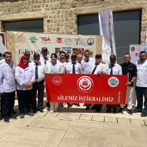 Edirne Aile ve Sosyal Hizmetler İl Müdürlüğü Tarihi Gaziler Helvası Tadım Etkinliğine Katıldı. - fotoğraf 1