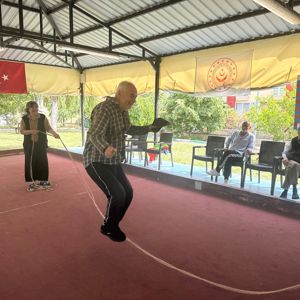 2025 #AileYılı Etkinlikleri Kapsamında Yürütülen “Geçmişten Geleceğe Nesiller Bahçesi” Projesiyle Kuşaklar Arası Bağlar Güçleniyor - fotoğraf 8