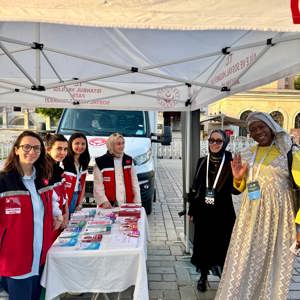 Uluslararası Aile Forumu Kapsamında Bakanlar, Ayasofya Meydanında Aile Yılı Hatırası İçin Fotoğraf Çektirdi ve Mobil Sosyal Hizmet Noktasını Ziyaret Etti - fotoğraf 2