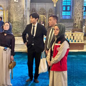 Uluslararası Aile Forumu Kapsamında Bakanlar, Ayasofya Meydanında Aile Yılı Hatırası İçin Fotoğraf Çektirdi ve Mobil Sosyal Hizmet Noktasını Ziyaret Etti - fotoğraf 3
