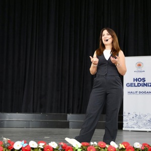 Yazar Dilek Cesur, “Rota Yeniden Oluşturuluyor” Söyleşisiyle Çarşamba ve Bafra'da Ailelerle Buluştu - fotoğraf 6