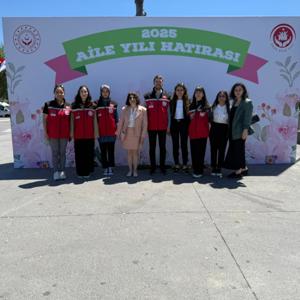 2025 Aile Yılı Kapsamında Hatıra Backdropları ve Mobil Sosyal Hizmet Sunumuyla Bilgilendirmeye devam ediyoruz. - fotoğraf 5
