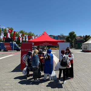 2025 Aile Yılı Kapsamında Hatıra Backdropları ve Mobil Sosyal Hizmet Sunumuyla Bilgilendirmeye devam ediyoruz. - fotoğraf 4