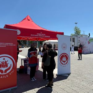 2025 Aile Yılı Kapsamında Hatıra Backdropları ve Mobil Sosyal Hizmet Sunumuyla Bilgilendirmeye devam ediyoruz. - fotoğraf 2
