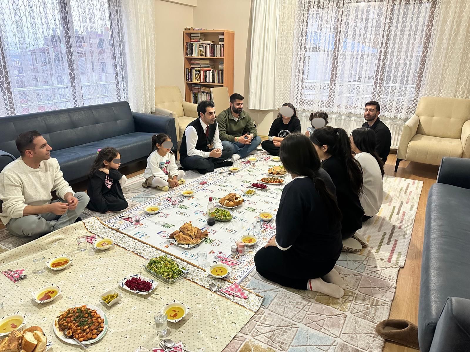 İl Müdürümüz Hüseyin Okan, Çocuk Evleri’nde düzenlenen iftar programında çocuklarımızla bir araya geldi. 