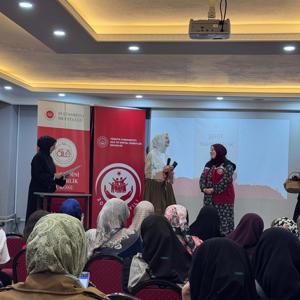 2025 Aile Yılı: “Ailemiz Geleceğimiz, Ailemiz Değerlerimiz” ile Şehitlerimizi ve Gazilerimizi Anma Programı Gerçekleşmiştir. - fotoğraf 2