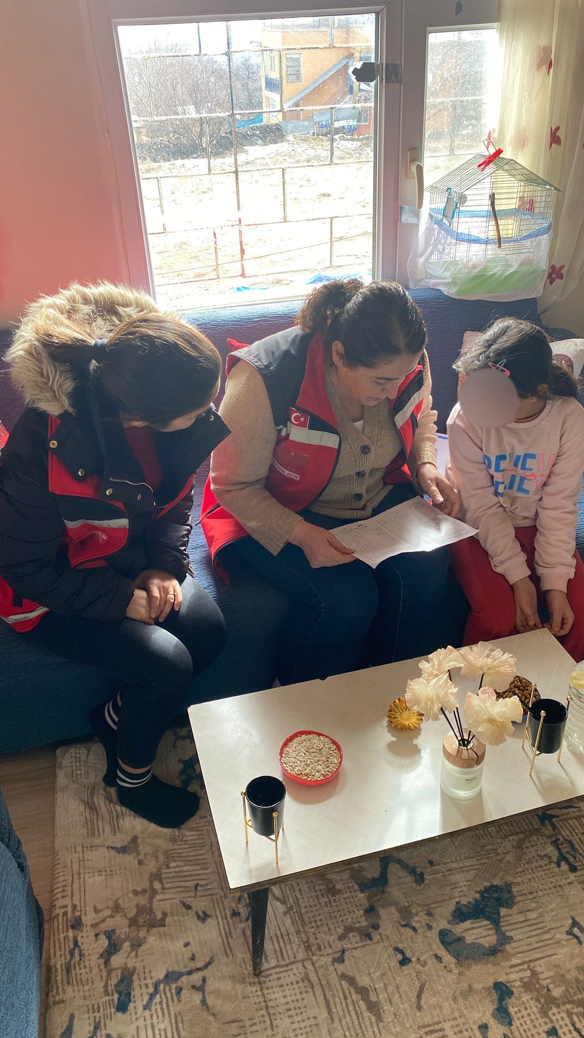 Tunceli Sosyal Hizmet Merkezi tarafından Mazgirt ilçesi Doğucak köyünde, Bakanlığımızın hizmet modelinden yararlanan haneler ziyaret edilmiştir.