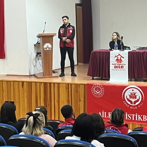 Aile Yılında “Koruyucu Aile Hizmeti Tanıtımı” ile “Akran Zorbalığı” ve “Engelli Bireylerin Hakları” konulu eğitimler düzenlendi. - fotoğraf 3