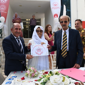 Aile Yılı Nedeniyle Huzurevimizden Hizmet Alan 70 Yıllık Evli Çiftimize Nikah Tazeleme Töreni Düzenledik - fotoğraf 1