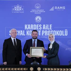 Bakanımız Göktaş, "Kardeş Aile Sosyal Konut Protokolü"nün imza törenine katıldı - fotoğraf 2