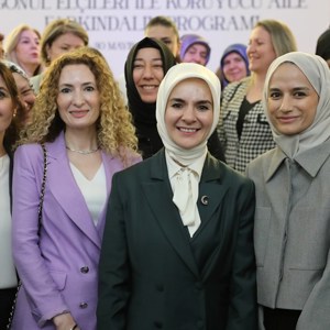 Bakanımız Göktaş, Gönül Elçileri ile Koruyucu Aile Farkındalık Programı'nda bir araya geldi - fotoğraf 3