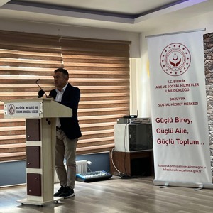 İlimiz Bozüyük İlçesinde Kamu Kurumları, Engelli Derneği, Engelli Vatandaşlarımız ve Ailelerinin Katılımlarıyla ‘‘Engelli Hakları’’ Konulu Söyleşi Düzenlenmiştir - fotoğraf 8