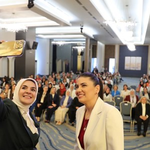 Bakanımız Göktaş, Gönül Elçileri ile Koruyucu Aile Farkındalık Programı'nda bir araya geldi - fotoğraf 4