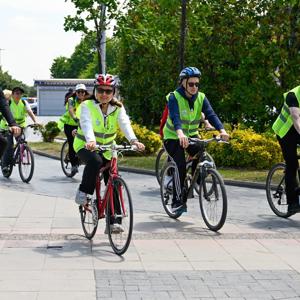 12.ncisi Düzenlenen Bisiklet Turu, Ailelerle Sağlıklı Geleceğe Pedal Çevirdi - fotoğraf 2