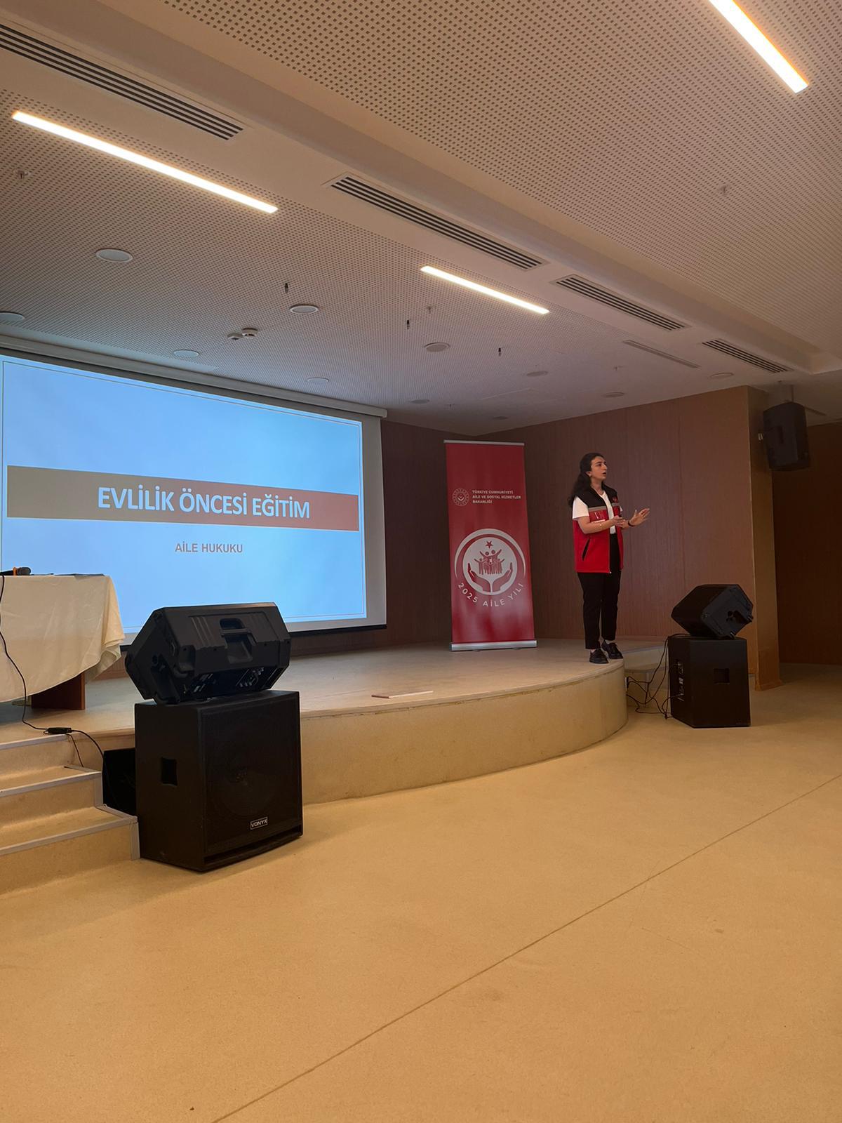 2025 Aile Yılı Evlilik Kredisi Alan Genç Çiftler İçin Evlilik Öncesi Eğitim Programı Vermeye Devam Ediyoruz