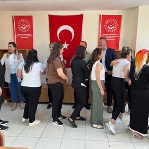 İl Müdürümüz Sayın Çiğdem AÇIKYILDIZ KAZEL, Kurban Bayramı dolayısıyla çalışma arkadaşlarımızla bir araya geldi. - fotoğraf 2