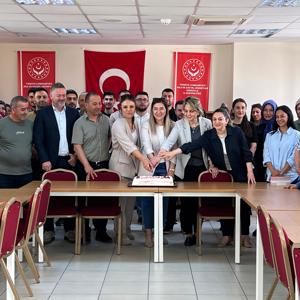 İl Müdürümüz Sayın Çiğdem AÇIKYILDIZ KAZEL, Kurban Bayramı dolayısıyla çalışma arkadaşlarımızla bir araya geldi. - fotoğraf 1
