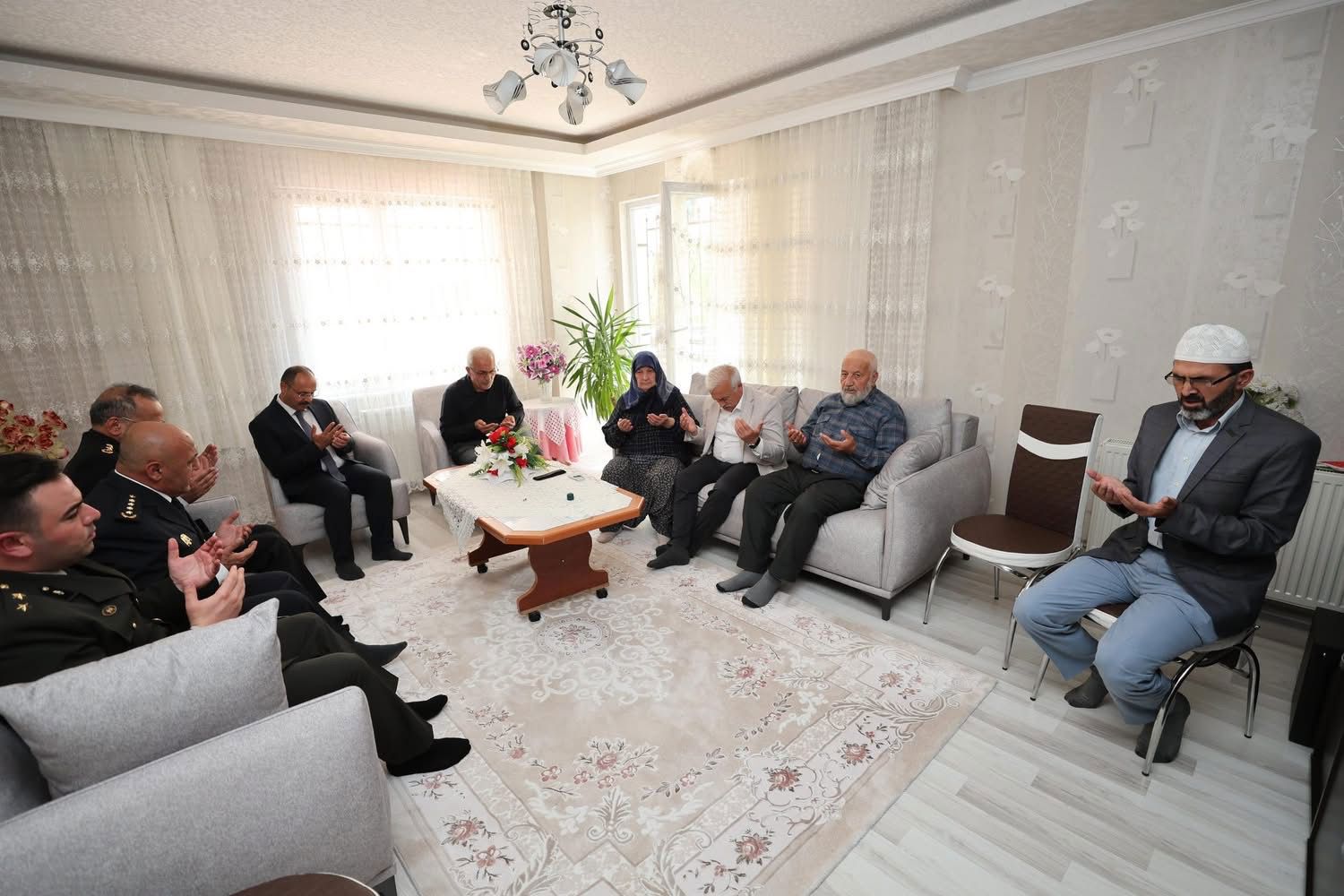 Şehitlerimizin Aziz Hatırasına… - fotoğraf 4