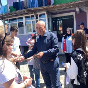 Bayram Sevinci Mahalle Mahalle Paylaşıldı - fotoğraf 3