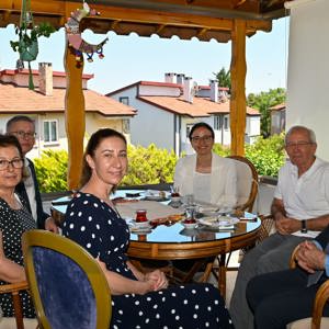 Valimiz Dr. Hülya Kaya ve İl Müdürümüz Arif Laçin'den Şehit Aileleri ve Gazimize Bayram Ziyareti - fotoğraf 2