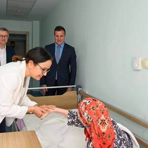 Valimiz Dr. Hülya Kaya ve İl Müdürümüz Arif Laçin Kurban Bayramı Vesilesiyle Yalova Huzurevi Yaşlı Bakım ve Rehabilitasyon Merkezi’nde hizmet alan kıymetli büyüklerimizi  Ziyaret Etti - fotoğraf 5