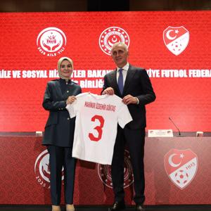 Aile ve Sosyal Hizmetler Bakanlığı ile TFF arasında iş birliği protokolü imzalandı - fotoğraf 4