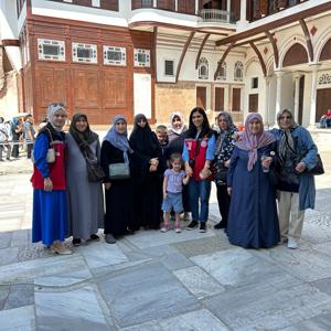 2025 'Aile Yılı' kapsamında "Ailemiz İnancımız, Geleneğimiz, Değerlerimiz" Temasıyla Şehit Yakınlarımız ile Topkapı Sarayını Ziyaret Ediyoruz. - fotoğraf 1