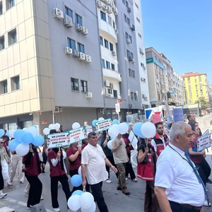 2025 #AileYılı kapsamında; İl Müdürlüğümüz ve Balıkesir Çocuk Hakları Komite Üyeleri Çocuklarımızla Birlikte Farkındalık Oluşturmak Amacıyla Kortej Yürüyüşü Gerçekleştirildi. - fotoğraf 3