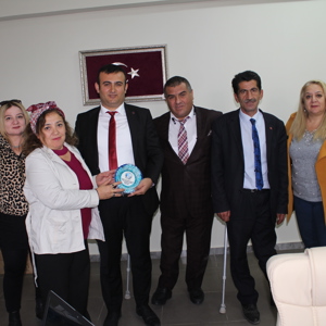 Fiziksel Engelliler Federasyonu Başkanından Vali Yardımcımız Sayın Yakup Ömeroğlu ve İl Müdür Vekili Mahmut Çetinkaya’yı Ziyaret etti. - fotoğraf 3