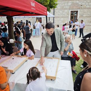 2025 Aile Yılı Ruhuyla Huzurevi Sakinlerimiz ve Çocuklarımız Geleneksel Oyunlarda Buluştu - fotoğraf 5