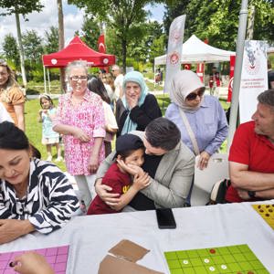 2025 Aile Yılı Ruhuyla Huzurevi Sakinlerimiz ve Çocuklarımız Geleneksel Oyunlarda Buluştu - fotoğraf 2