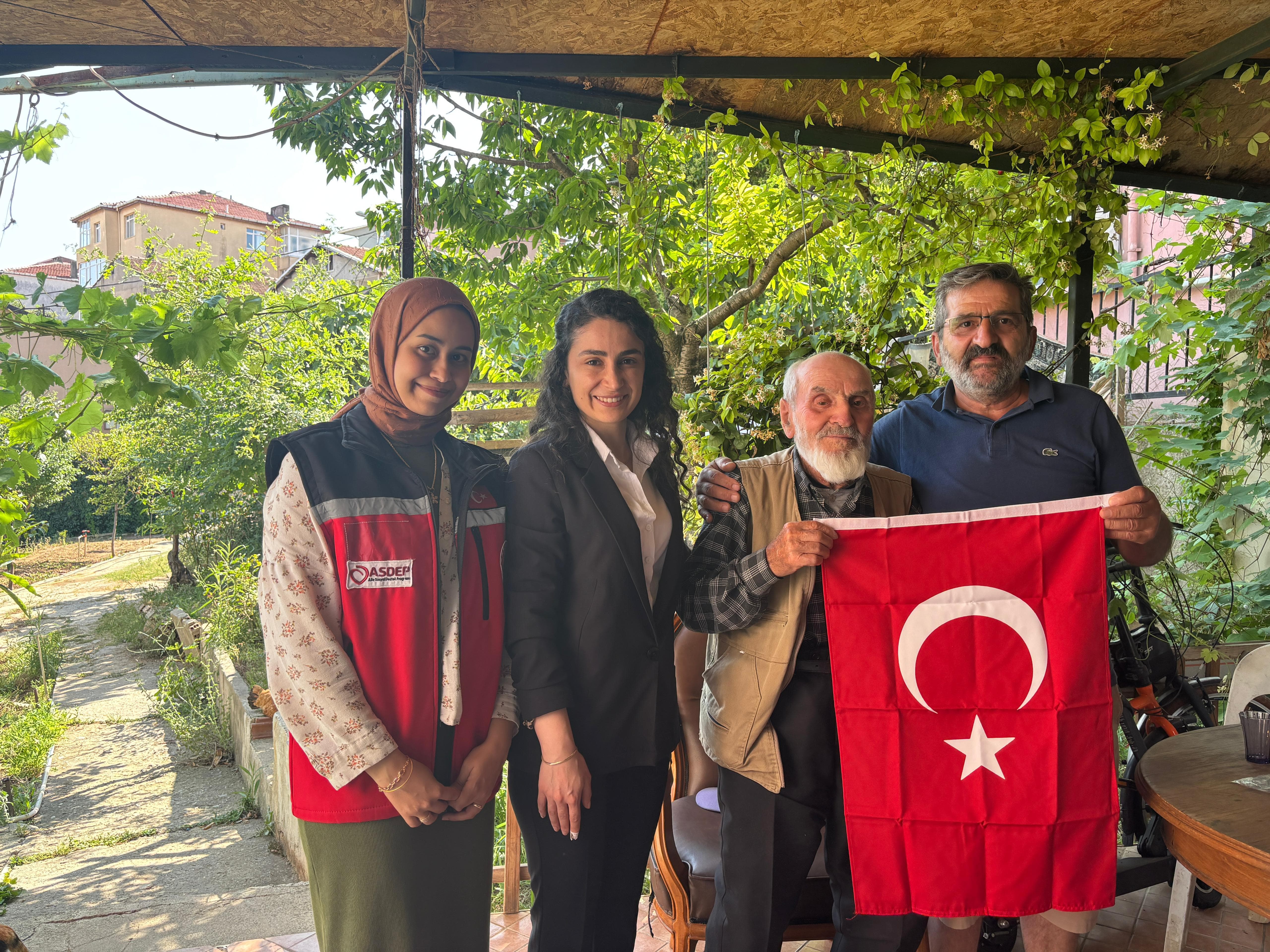 15 Haziran Babalar Günü Münasebetiyle Çok Kıymetli Şehit Babalarımızla ve Gazilerimizin Hanelerine Ziyaretlerimiz Devam Ediyor.