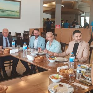 İl Müdürümüz Sn. Ömer TURAN, 15 Haziran Babalar Günü Münasebetiyle, İzzet Baysal Huzurevi Sakinlerimiz ile Beraber Öğle Yemeği Programında Bir Araya Geldi. - fotoğraf 1