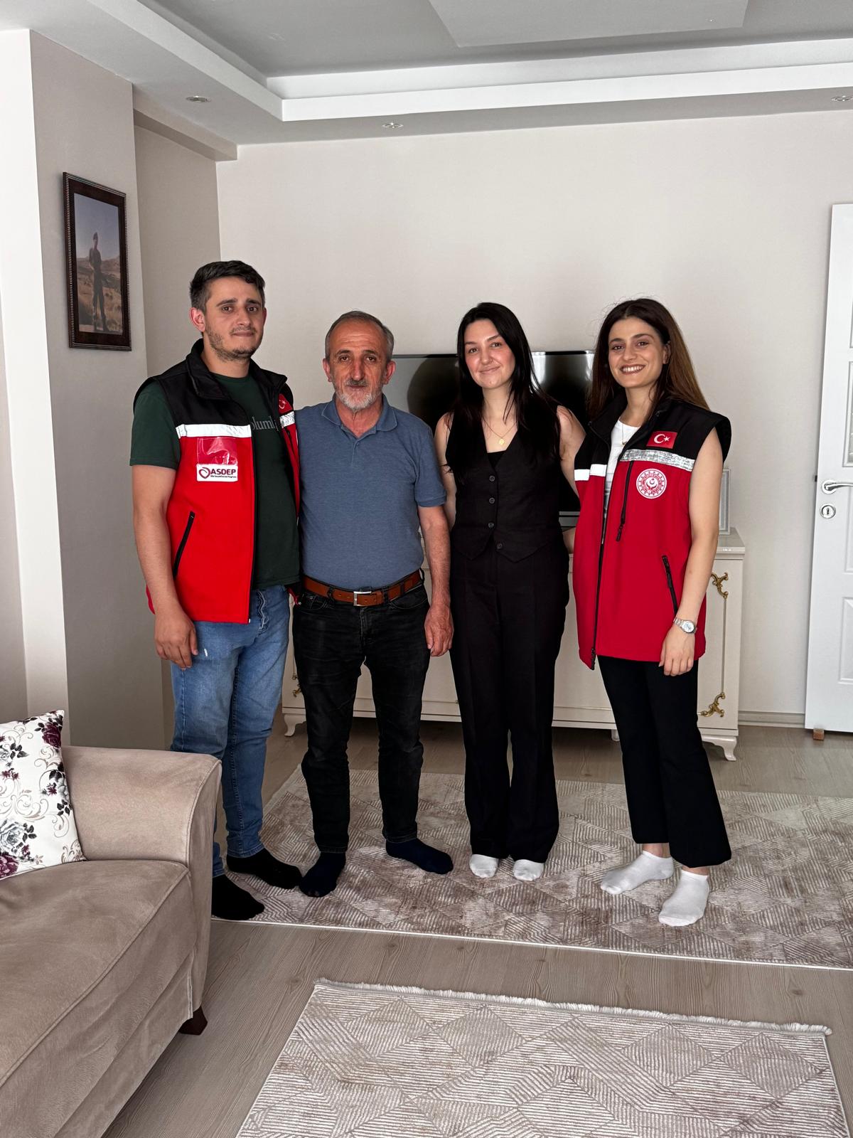 15 Haziran Babalar Günü Münasebetiyle Çok Kıymetli Şehit Babalarımızla ve Gazilerimizin Hanelerine Ziyaretlerimiz Devam Ediyor.