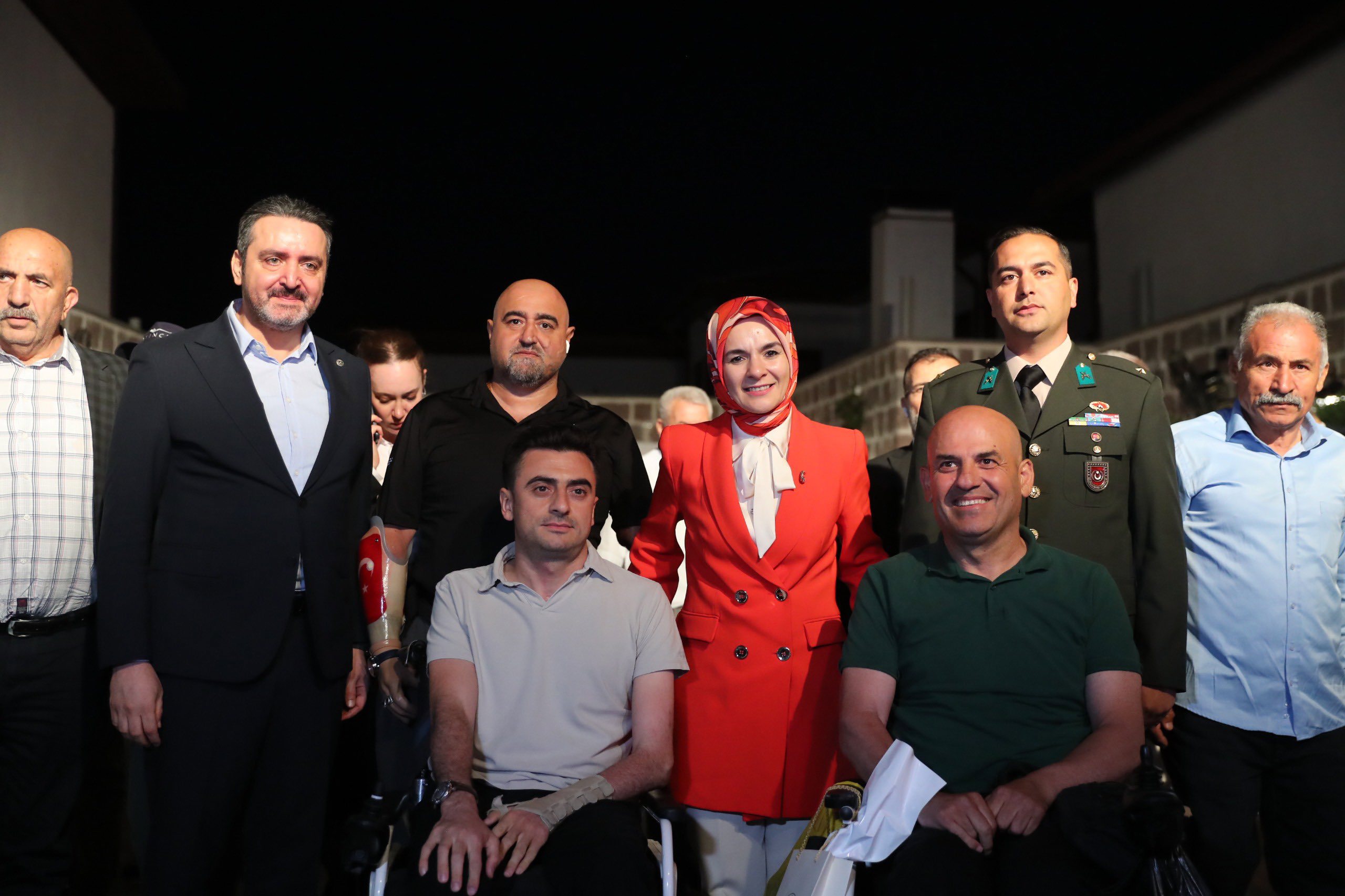 Göktaş, aziz şehitlerimizin kıymetli babaları ve kahraman gazilerimizle bir araya geldi. - fotoğraf 2